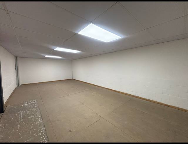 1,972M² WAREHOUSE TO LET IN BEACONVALE